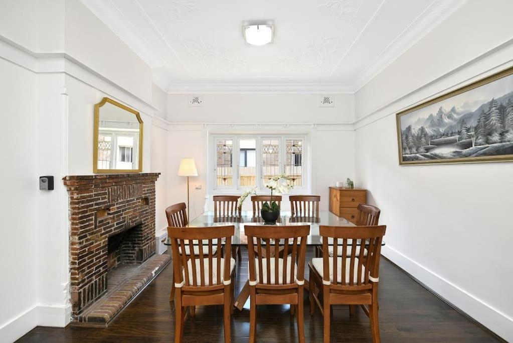 Elegant Family Retreat Near Beaches & Cbd Sydney
