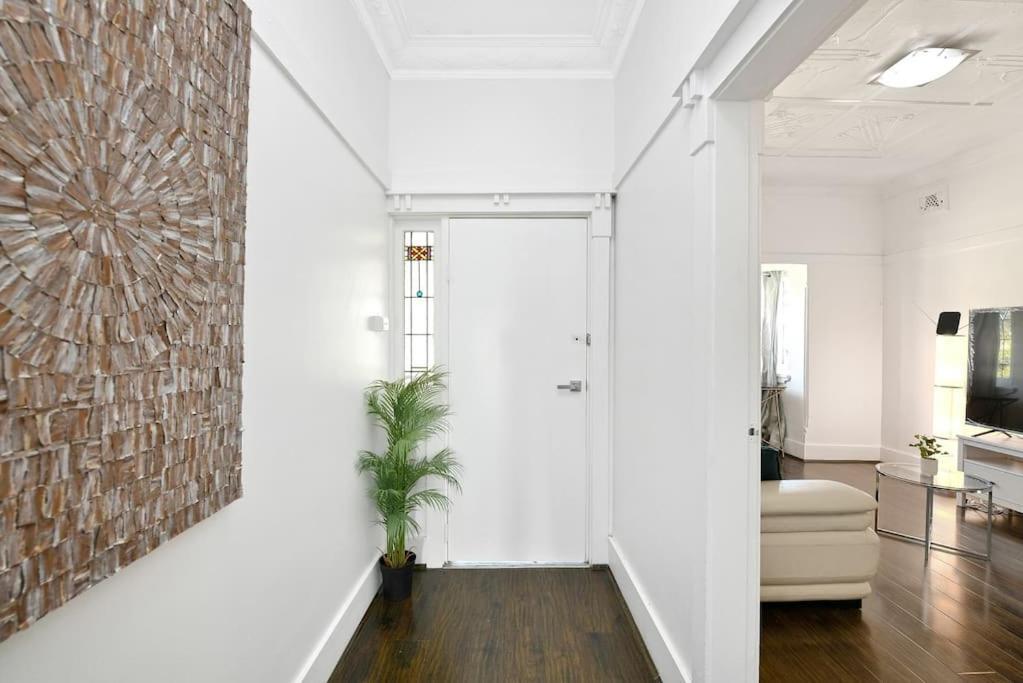 Elegant Family Retreat Near Beaches & Cbd Apartment Sydney