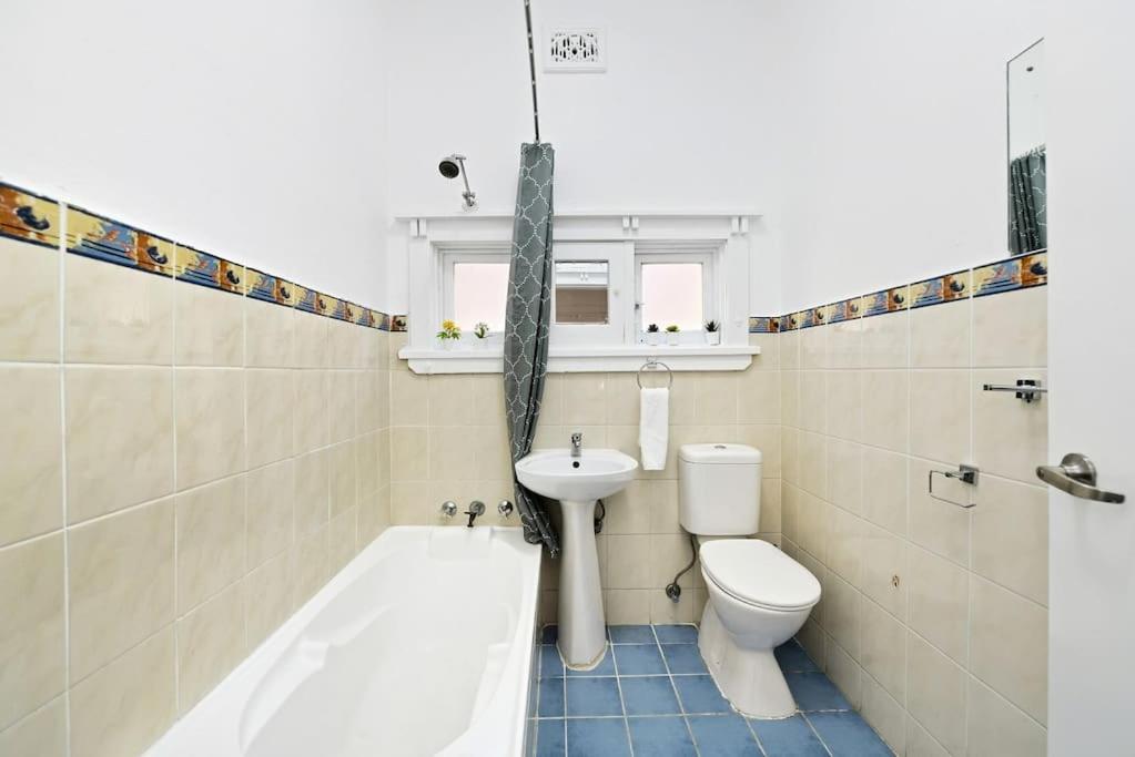 Elegant Family Retreat Near Beaches & Cbd * Sydney