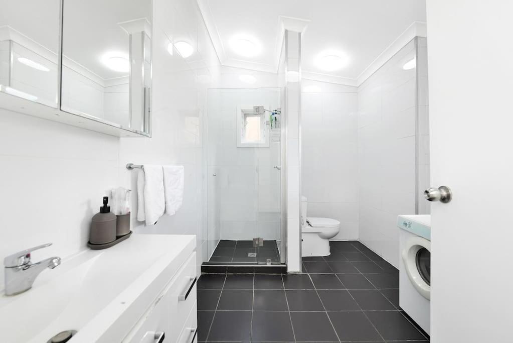Apartment Elegant Family Retreat Near Beaches & Cbd
