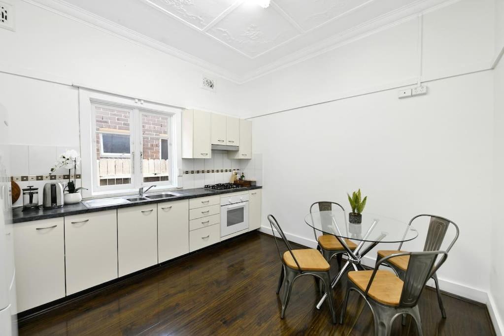 Elegant Family Retreat Near Beaches & Cbd Apartment Sydney